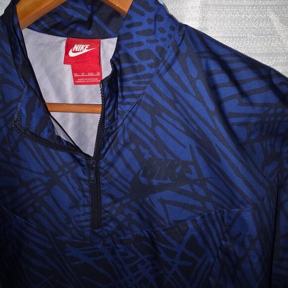 Nike 1/4 Zip Packable Woman's Jacket Windbreaker Size XS - Picture 3 of 9